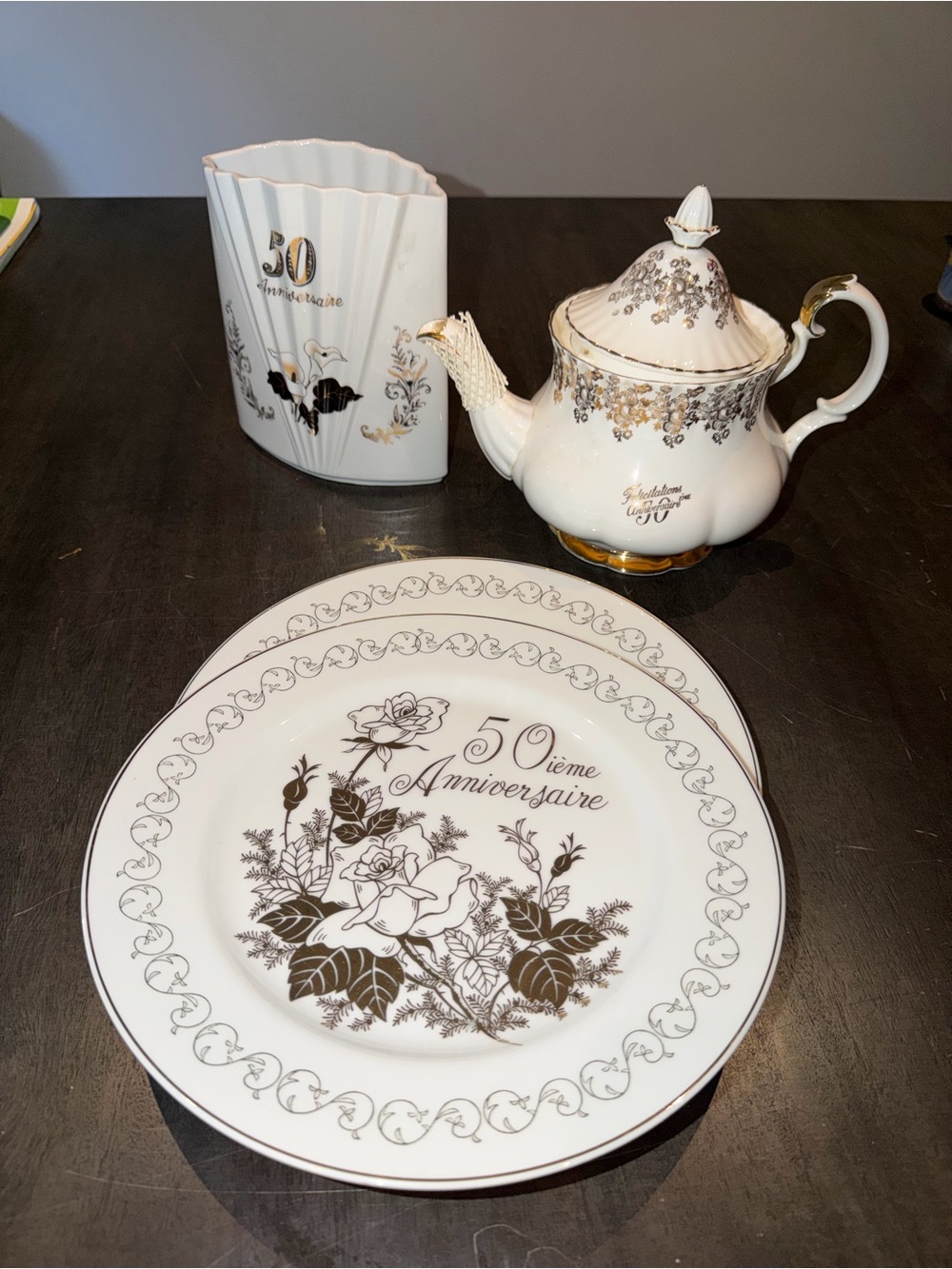 50ème Anniversaire White and Gold Floral Dinner Plate - Elegant Home Dining